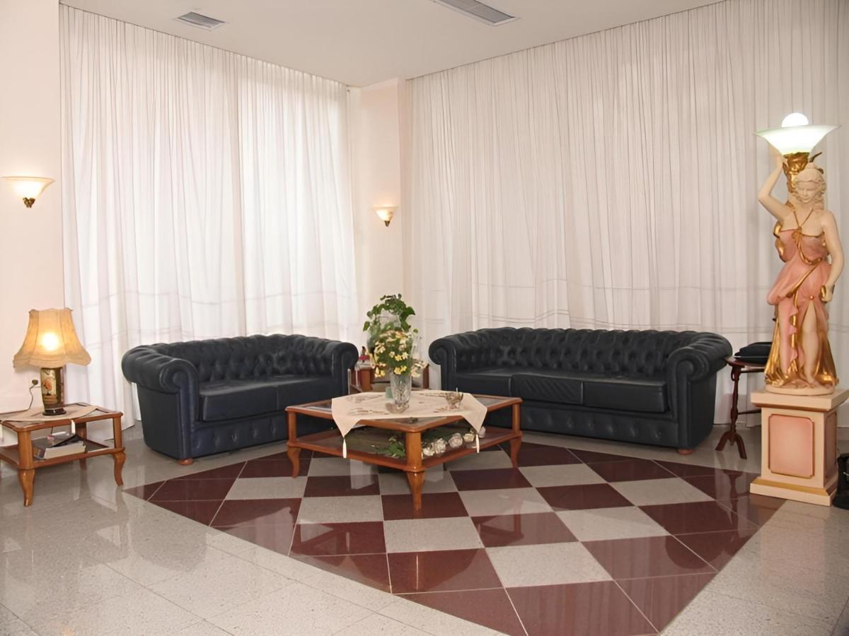Kyridis Hotel Komotiní Extérieur photo